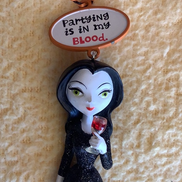 RARE HALLMARK 2009 “SASSY DIVAS” COLLECTION HALLOWEEN ORNAMENT - Picture 3 of 7